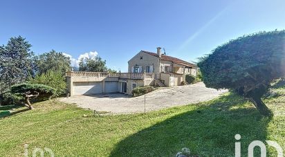 Maison traditionnelle 5 pièces de 230 m² à Saint-Jeannet (06640)