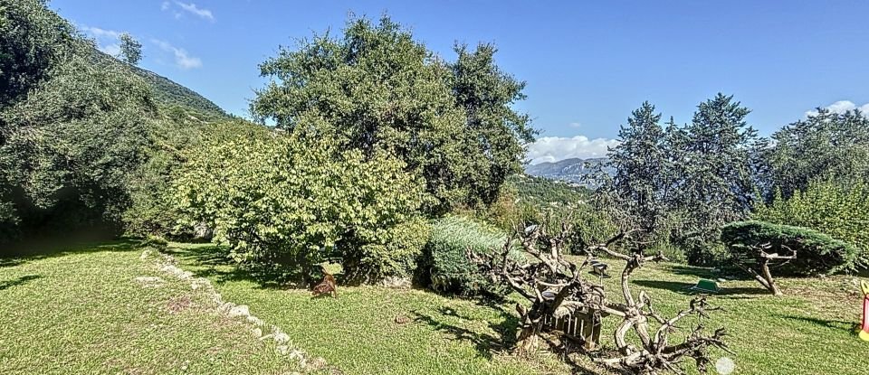 Maison traditionnelle 5 pièces de 230 m² à Saint-Jeannet (06640)