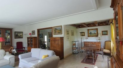 Maison 7 pièces de 216 m² à Fontaines-sur-Saône (69270)