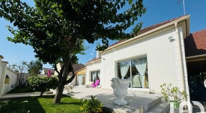 House 6 rooms of 180 m² in Saint-Mesmes (77410)