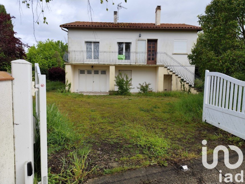 Maison 6 pièces de 146 m² à Loulay (17330)