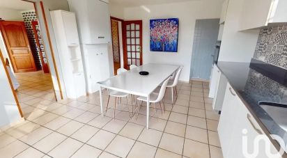 Maison 8 pièces de 141 m² à Escoubès (64160)