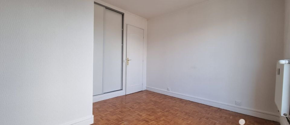 Apartment 3 rooms of 70 m² in Reims (51100)