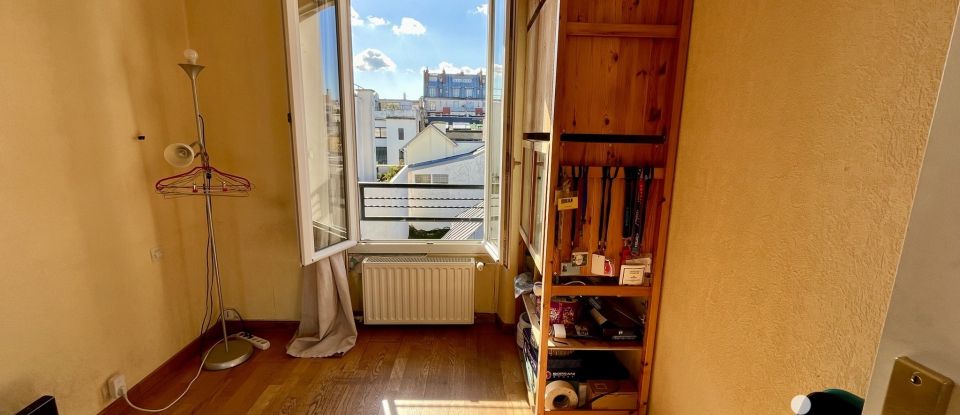 Appartement 3 pièces de 42 m² à Paris (75014)