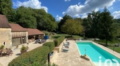 Domaine 12 pièces de 350 m² à - (24620)