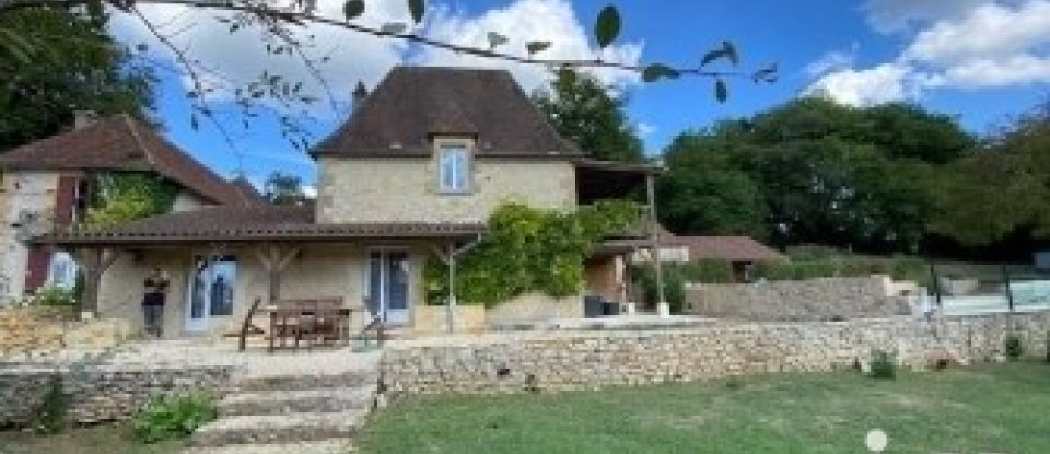 Domaine 12 pièces de 350 m² à - (24620)