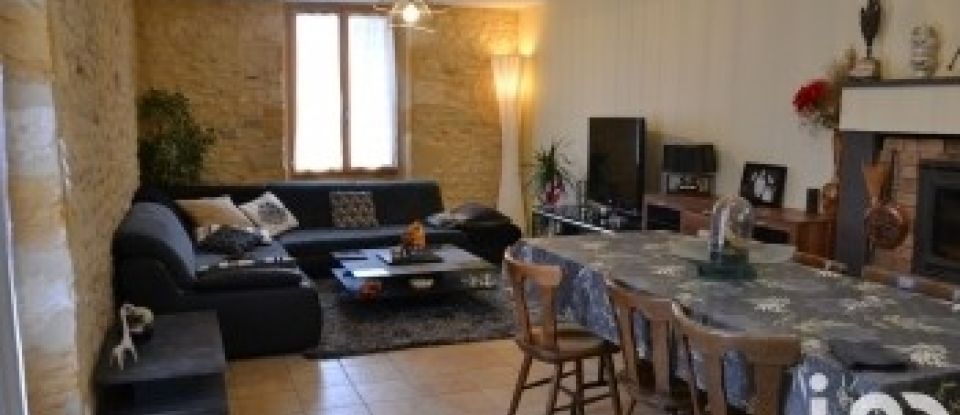 Domaine 12 pièces de 350 m² à - (24620)