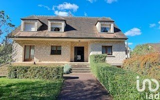 Traditional house 9 rooms of 265 m² in Dammarie-les-Lys (77190)