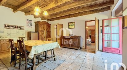 Country house 2 rooms of 57 m² in Cuguen (35270)