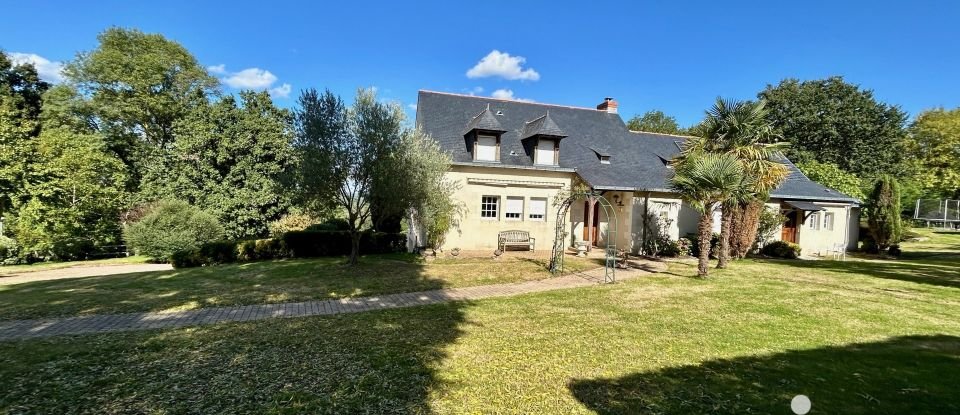 House 10 rooms of 380 m² in Saumur (49400)