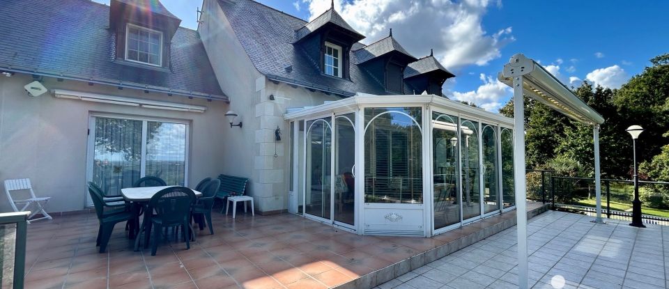 House 10 rooms of 380 m² in Saumur (49400)