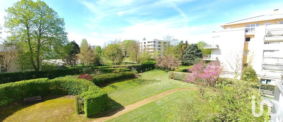 Apartment 3 rooms of 60 m² in Élancourt (78990)