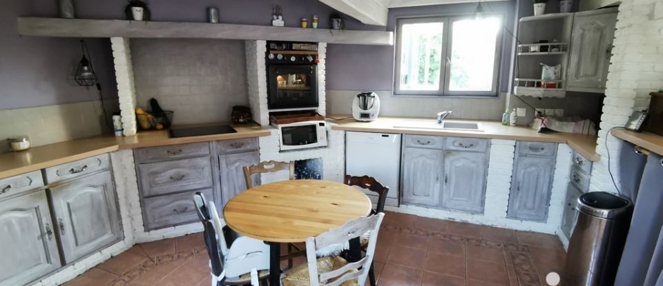 House 6 rooms of 235 m² in Fresnicourt-le-Dolmen (62150)