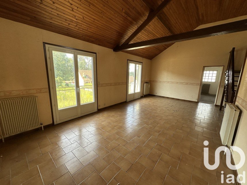 Maison traditionnelle 4 pièces de 90 m² à Vaux-le-Pénil (77000)