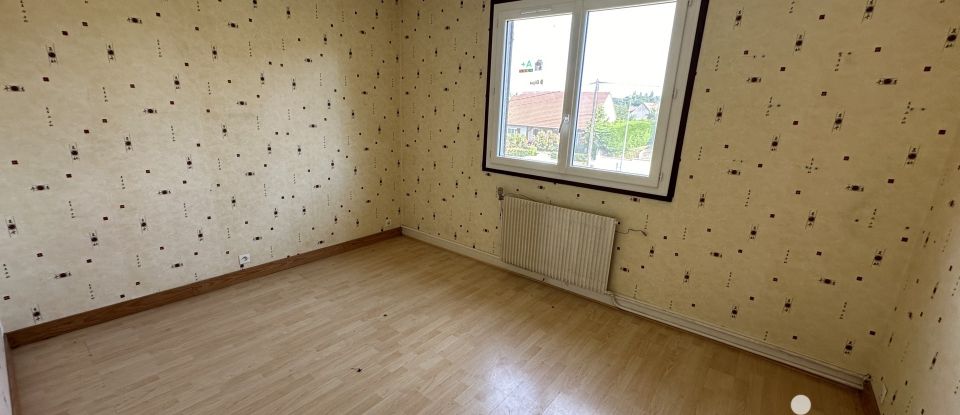 Maison traditionnelle 4 pièces de 90 m² à Vaux-le-Pénil (77000)