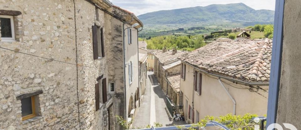 Maison de village 2 pièces de 52 m² à Sainte-Jalle (26110)