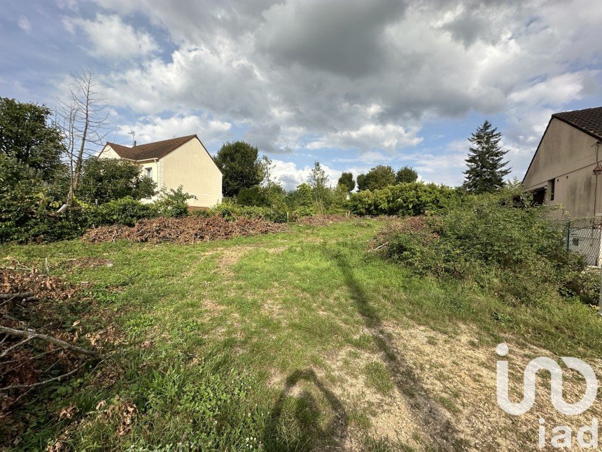 Terrain de 1 000 m² à Vaux-le-Pénil (77000)