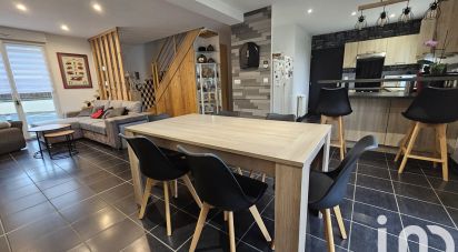 Maison 7 pièces de 120 m² à Fontaine-la-Guyon (28190)