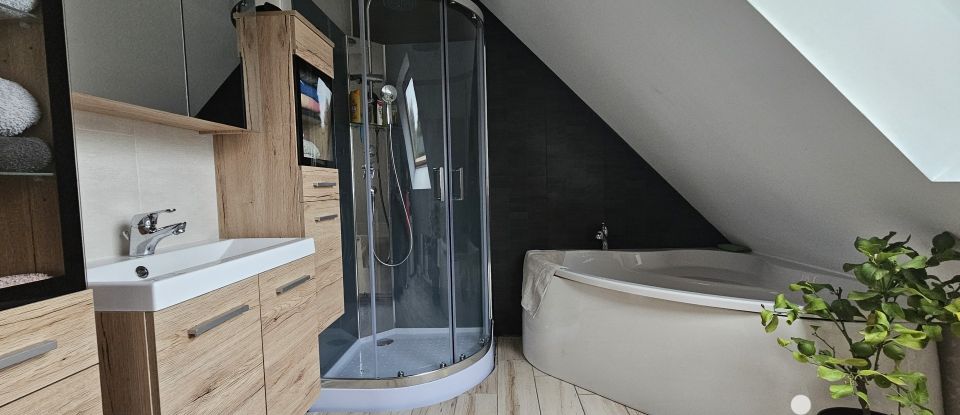 Maison 7 pièces de 120 m² à Fontaine-la-Guyon (28190)