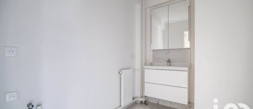 Appartement 5 pièces de 103 m² à Paris (75016)