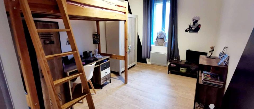 House 9 rooms of 201 m² in Saint-Marcel-sur-Aude (11120)