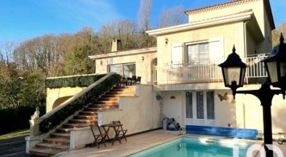 House 8 rooms of 175 m² in Fronsac (33126)