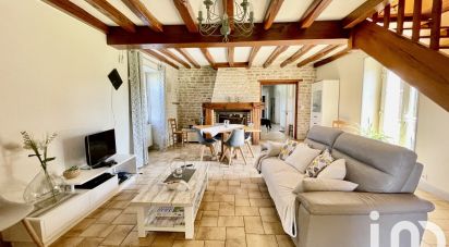 Traditional house 5 rooms of 142 m² in Sauzé-Vaussais (79190)