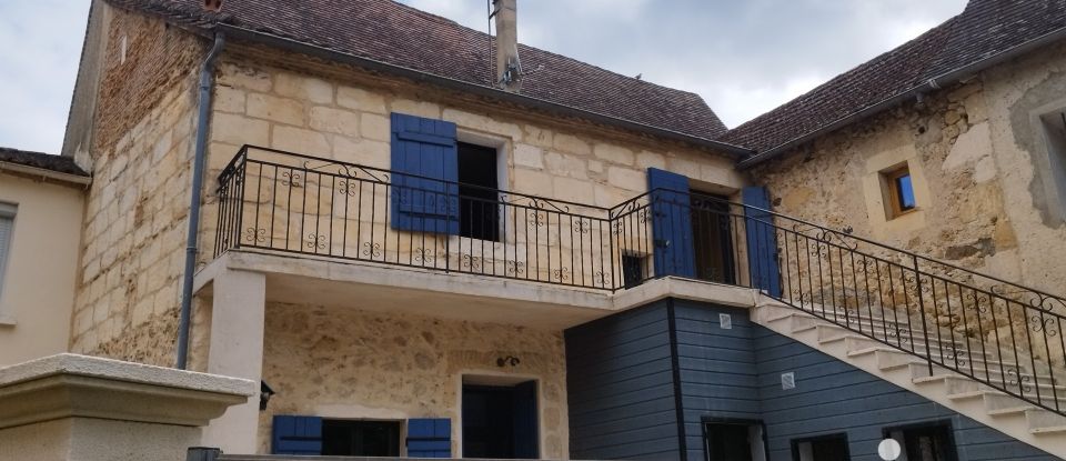 Traditional house 6 rooms of 170 m² in Mouleydier (24520)