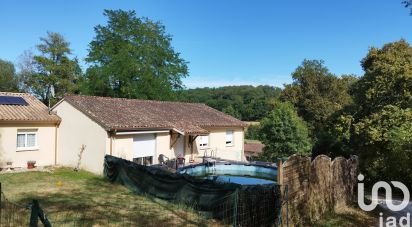 Traditional house 4 rooms of 130 m² in Bergerac (24100)