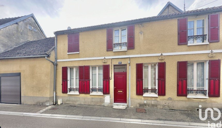 Maison 6 pièces de 100 m² à Villeneuve-sur-Yonne (89500)