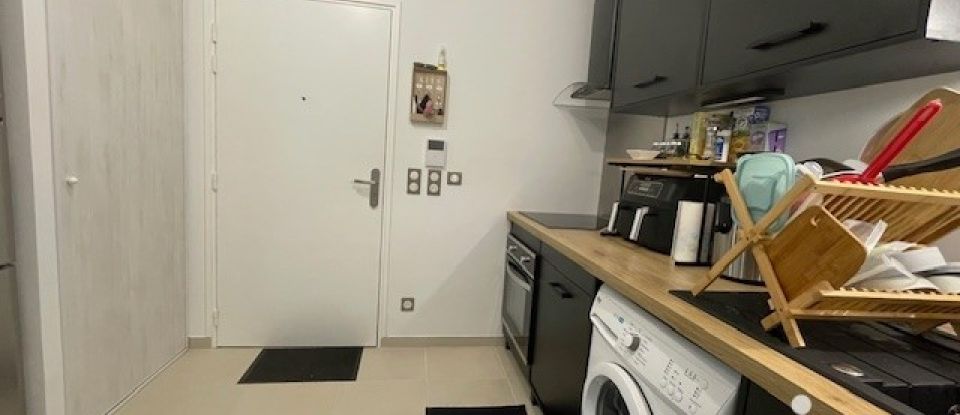 Studio 1 pièce de 30 m² à Ventabren (13122)