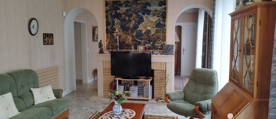 Traditional house 5 rooms of 170 m² in Bergerac (24100)