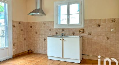 Traditional house 3 rooms of 92 m² in Saint-Médard-de-Guizières (33230)