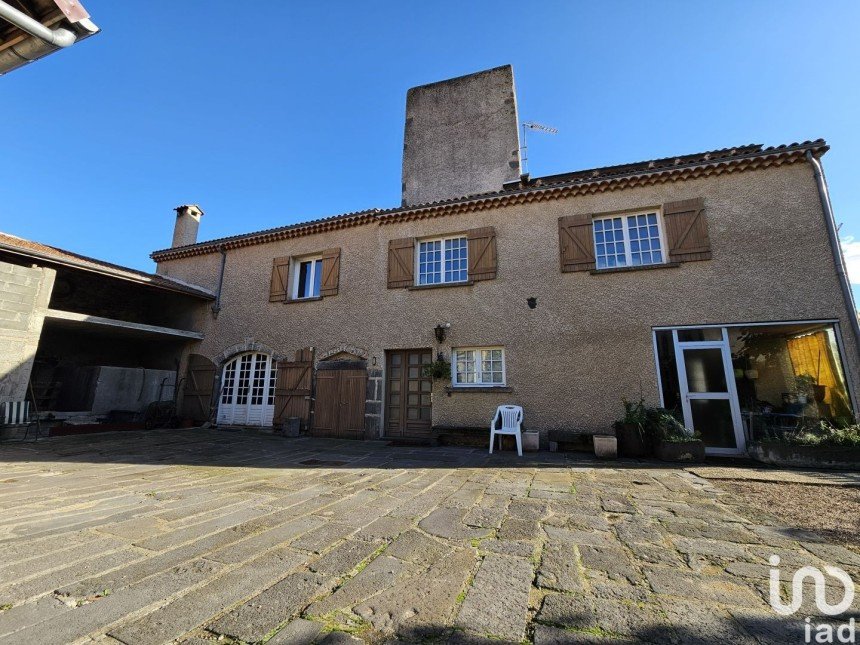 Maison 7 pièces de 190 m² à Saint-Bonnet-près-Riom (63200)