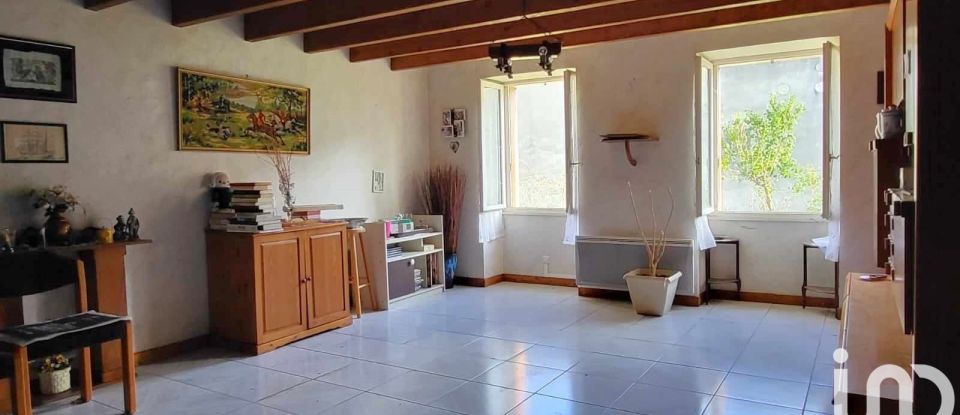 Country house 4 rooms of 96 m² in Vix (85770)