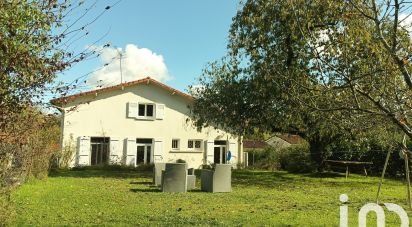 Traditional house 6 rooms of 120 m² in Civray (86400)