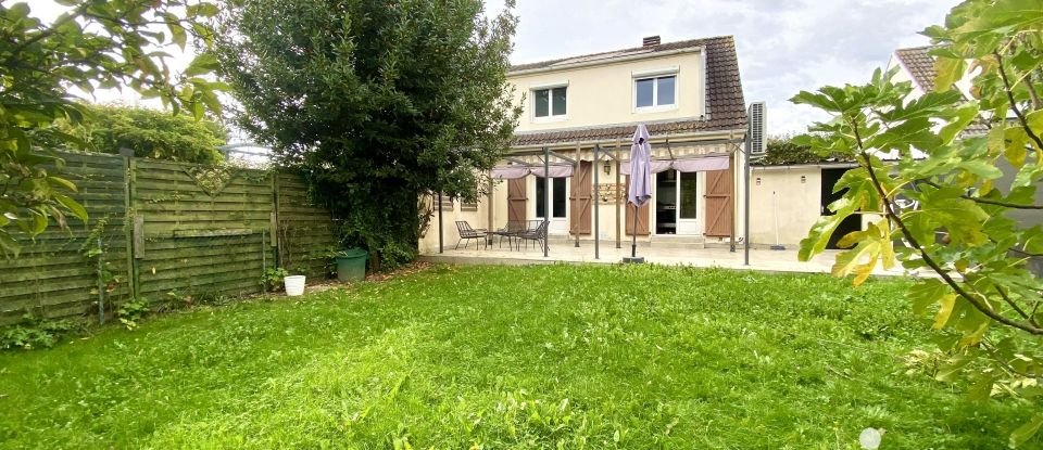 Maison traditionnelle 5 pièces de 85 m² à Moissy-Cramayel (77550)