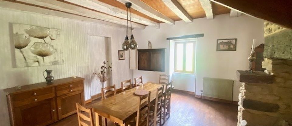 Village house 5 rooms of 131 m² in Doissat (24170)