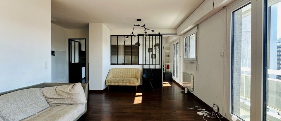 Appartement 5 pièces de 120 m² à Paris (75015)