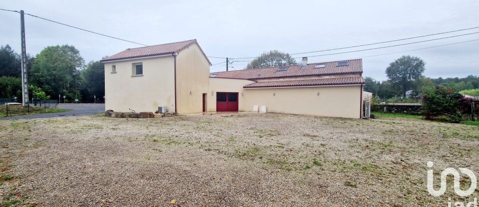 Immeuble de 344 m² à Antonne-et-Trigonant (24420)