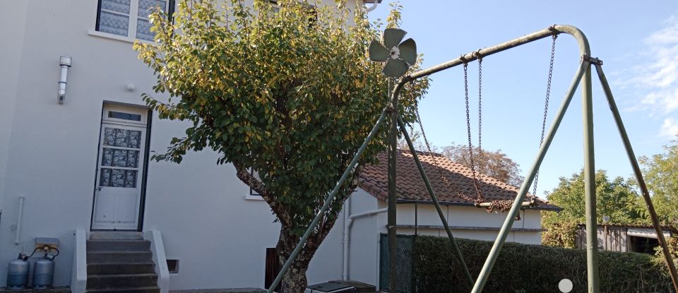 Maison traditionnelle 5 pièces de 92 m² à Mauzé-sur-le-Mignon (79210)