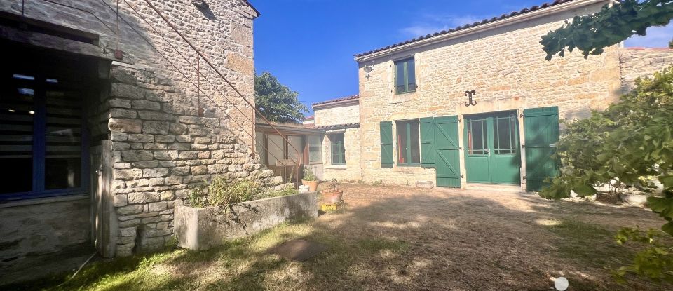 Village house 4 rooms of 140 m² in Ardillières (17290)