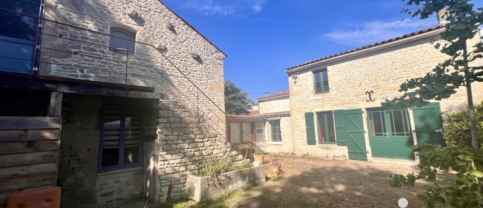 Village house 4 rooms of 140 m² in Ardillières (17290)