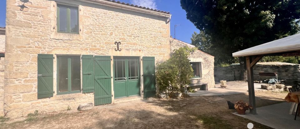 Village house 4 rooms of 140 m² in Ardillières (17290)