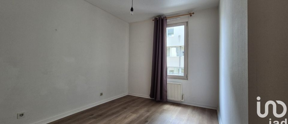 Apartment 3 rooms of 91 m² in Aurillac (15000)