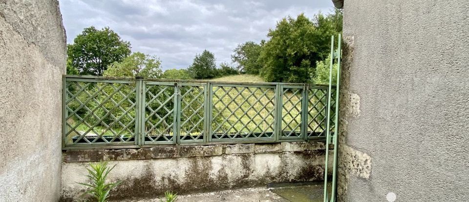 Maison traditionnelle 5 pièces de 140 m² à Vouvant (85120)