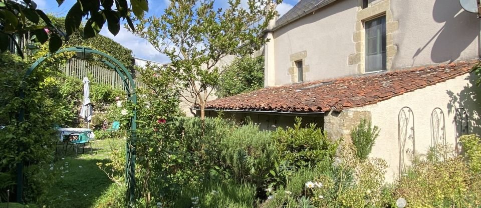 Traditional house 5 rooms of 140 m² in Vouvant (85120)