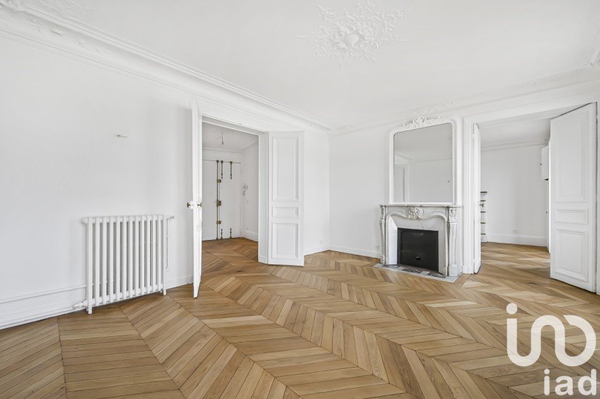 Appartement 3 pièces de 87 m² à Paris (75008)