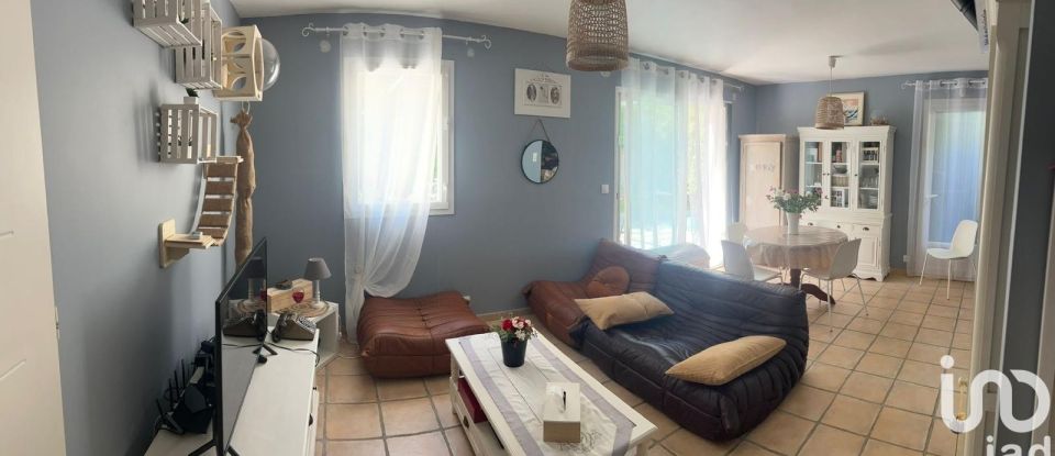 House 4 rooms of 62 m² in Maubec (84660)