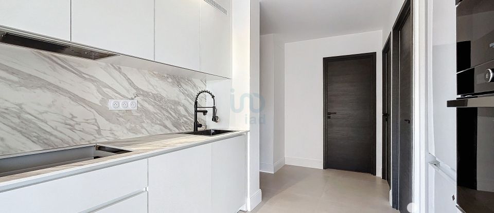 Appartement 3 pièces de 74 m² à Nice (06100)